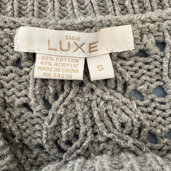 Cachè Luxe Gray Open Knit  Scalloped Sweater Size Snall - Picture 7 of 14